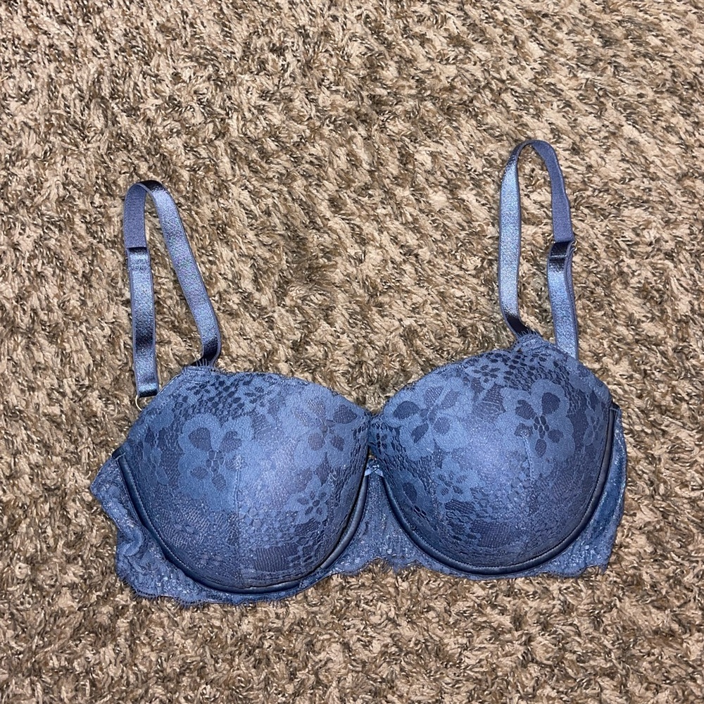 Victoria’s Secret “dream angels” lined Demi bra, 34DDD light blue